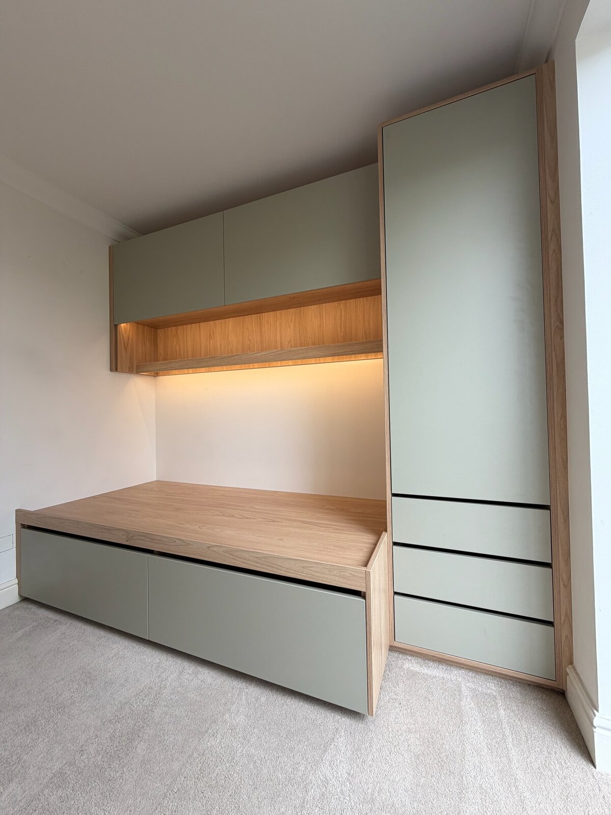 Alternate view of the bespoke children’s bed and fitted wardrobe with drawers in Teddington